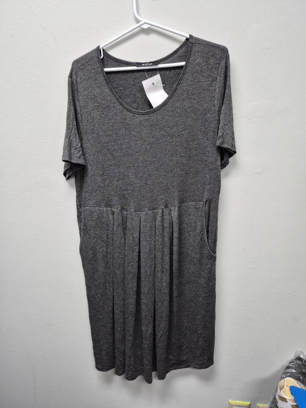 Gray Short-Sleeve Pleated A-Line Dress 2X - Picture 2 of 3